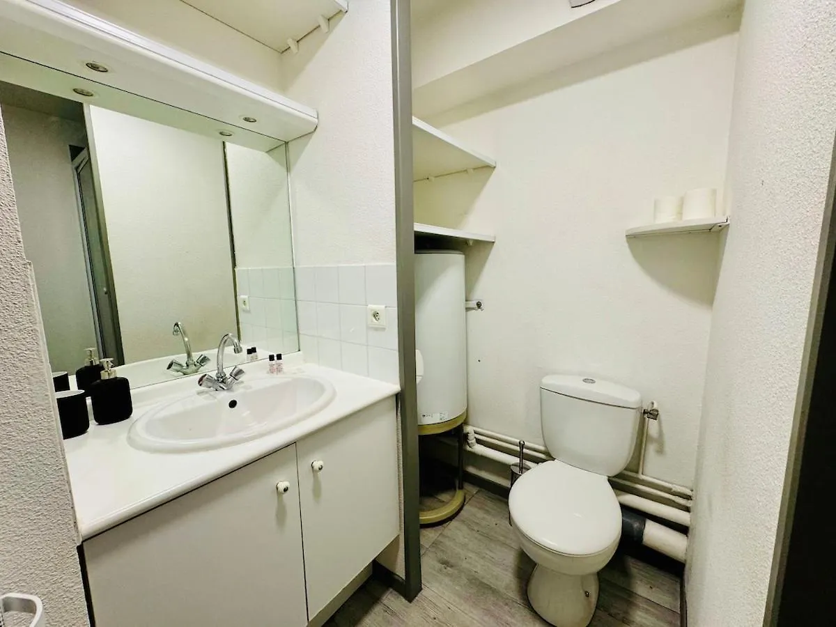 Suite Bayah Lyon 0*,  France