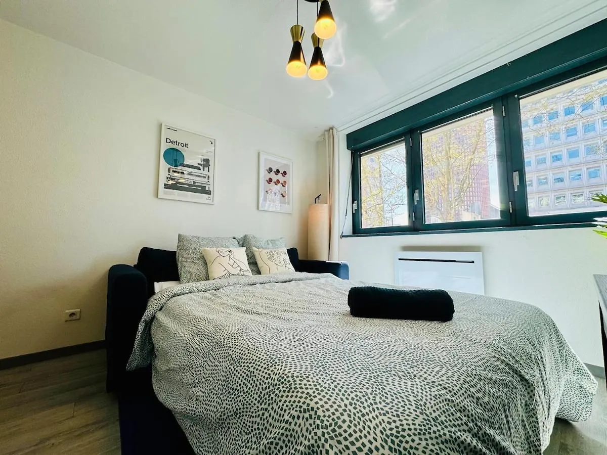 Suite Bayah Lyon Francie